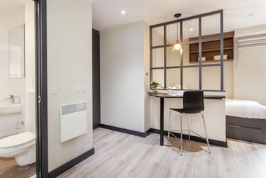 Luxury Studio at Crown House, Regents Hill, Seven Dials, Brighton, BN13ED - Image 6