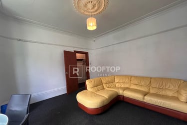 6 bed house, St. Michaels Terrace, Headingley, Leeds, LS63BQ - Image 2