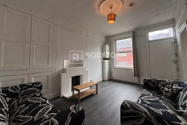 5 bed house, Walmsley Road, Burley, Leeds, LS61NG - Image 1