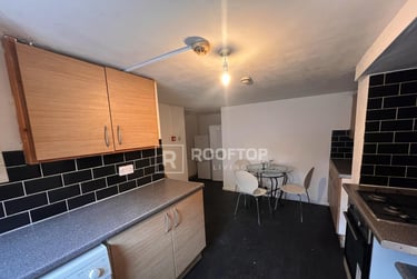5 bed house, Walmsley Road, Burley, Leeds, LS61NG - Image 6