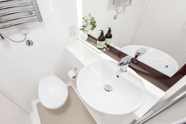 Standard Ensuite - Image 6