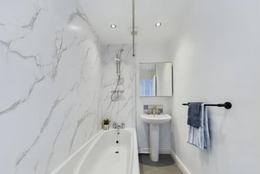 6 bed house, West Parade, West End, Lincoln, LN11QL - Image 1
