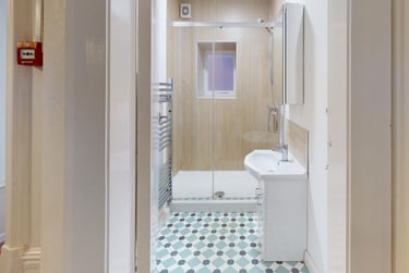 12 bed house, Ashby Road, City Centre, Loughborough, LE113AD - Image 11