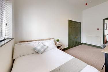 9 bed house, Ashby Road, City Centre, Loughborough, LE113AD - Image 2