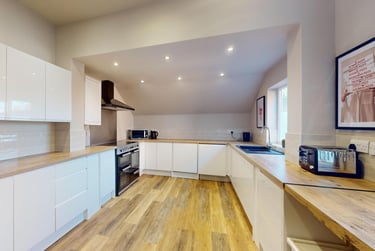 8 bed house, Ashby Road, City Centre, Loughborough, LE113AD - Image 2