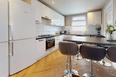 6 bed house, Radford Boulevard, Bobbers Mill, Nottingham, NG75QJ - Image 2