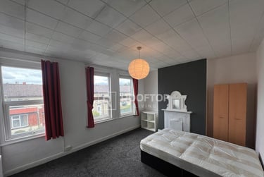 1 bed house, Walmsley Road, Burley, Leeds, LS61NG - Image 1