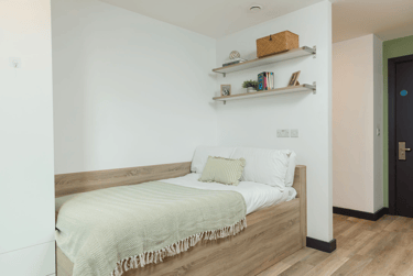 2 Bedroom Apartment at Leonardo, 8 Great George Street, City Centre, Leeds, LS28GZ - Image 5
