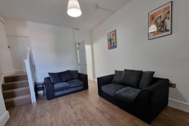 5 bed house, Rosebery Street, City Centre, Loughborough, LE115DX - Image 1