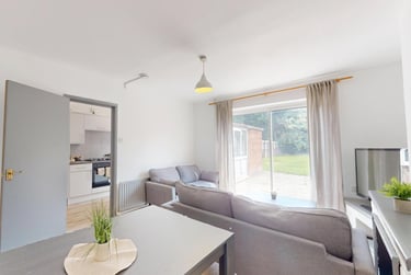4 bed house, Alan Moss Road, City Centre, Loughborough, LE115LY - Image 1