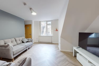 5 bed house, Moorland Avenue, Hyde Park, Leeds, LS61AP - Image 2