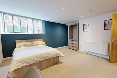 2 bed house, Village Avenue, Burley, Leeds, LS42NX - Image 1
