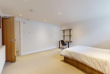 2 bed house, Village Avenue, Burley, Leeds, LS42NX - Image 4