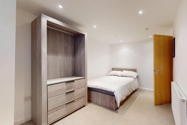 2 bed house, Village Avenue, Burley, Leeds, LS42NX - Image 2