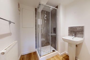 2 bed house, Village Avenue, Burley, Leeds, LS42NX - Image 9