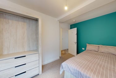 4 bed house, Yalta Court, Woodhouse, Leeds, LS29AG - Image 7