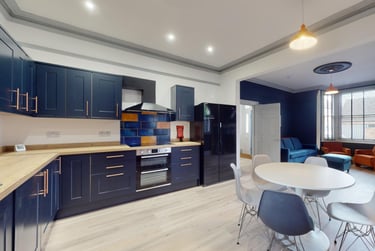 5 bed house, Park Street, City Centre, Loughborough, LE112EG - Image 2