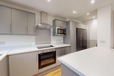 5 bed house, Turner Avenue, City Centre, Loughborough, LE112DA - Image 1