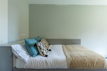 Gold Ensuite - Image 6