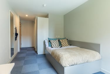 Gold Ensuite - Image 9