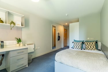Gold Ensuite - Image 11