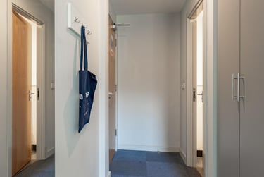 Gold Ensuite - Image 15