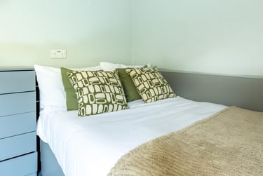 Gold Plus Ensuite - Image 11