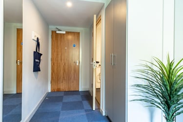 Gold Plus Ensuite - Image 12