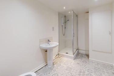 2 bed house, Hyde Terrace, Woodhouse, Leeds, LS29LN - Image 12