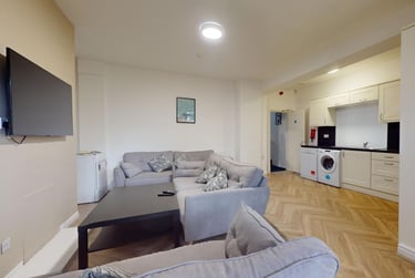9 bed house, Moorland Avenue, Hyde Park, Leeds, LS61AP - Image 3