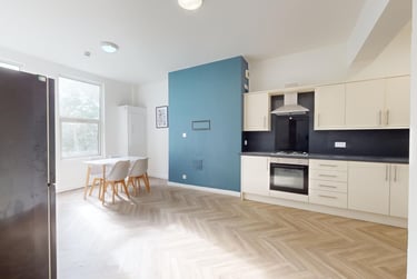5 bed house, Moorland Avenue, Hyde Park, Leeds, LS61AP - Image 1