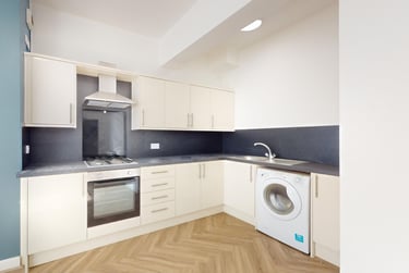 5 bed house, Moorland Avenue, Hyde Park, Leeds, LS61AP - Image 3
