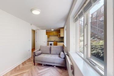 2 bed house, Yalta Court, Woodhouse, Leeds, LS29AG - Image 3