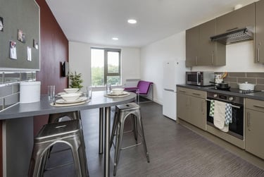Gold Ensuite - Image 1
