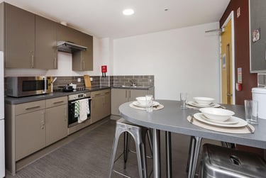 Gold Ensuite - Image 3