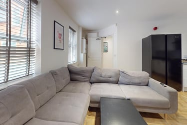 6 bed house, Lenton Boulevard, Lenton, Nottingham, NG72ET - Image 2