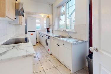 4 bed house, Rolleston Drive, Lenton, Nottingham, NG71JW - Image 3