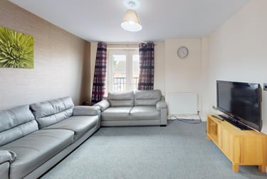 4 bed house, Goods Yard Close, City Centre, Loughborough, LE115EB - Image 1
