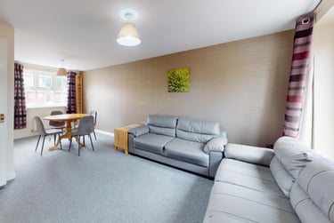 4 bed house, Goods Yard Close, City Centre, Loughborough, LE115EB - Image 2
