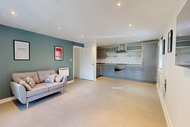 2 bed house, St Ann's Court, Kirkstall, Leeds, LS53LF - Image 2