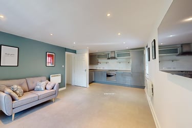 2 bed house, St Ann's Court, Kirkstall, Leeds, LS53LF - Image 1