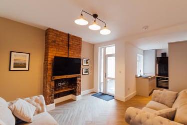 4 bed house, William Street, City Centre, Loughborough, LE113BX - Image 1