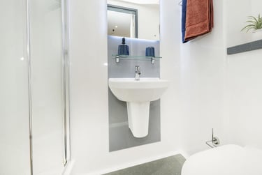 Penthouse Premium Studio at Innovo House, 60 Devon Street, Low Hill, Liverpool, L38AJ - Image 5