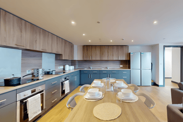 8 Bed Premium En-suite at Innovo House, 60 Devon Street, Low Hill, Liverpool, L38AJ - Image 7