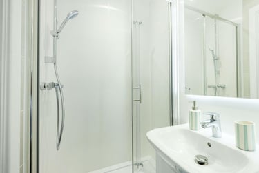 Deluxe Studio - Image 6