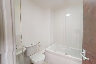 3 bed house, Moorland Avenue, Hyde Park, Leeds, LS61AP - Image 11