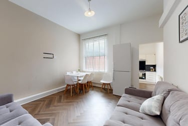 5 bed house, Regent Park Avenue, Rampart Road, Leeds, LS62AU - Image 2