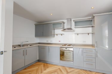 2 bed house, St Ann's Place, Kirkstall, Leeds, LS53LF - Image 2
