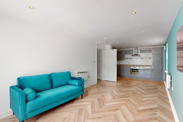 2 bed house, St Ann's Place, Kirkstall, Leeds, LS53LF - Image 1