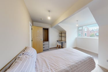3 bed house, The Village Street, Burley, Leeds, LS42PR - Image 9